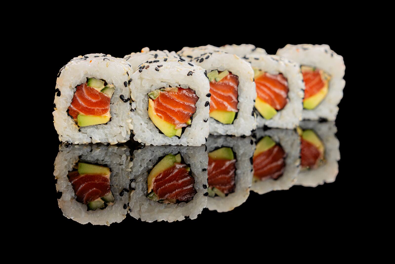Spicy salmon roll